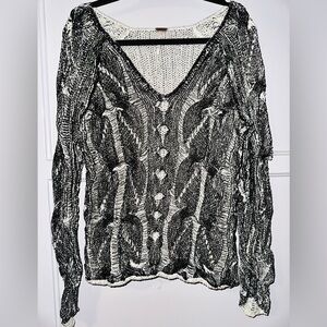 Free People women’s black and white knit sweater size xs extra small